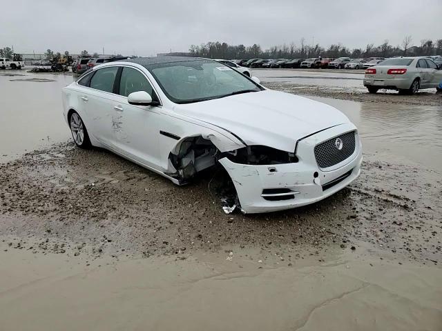 2013 Jaguar XJ - Image 10