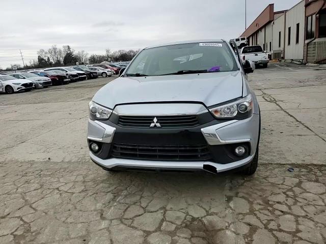 2017 Mitsubishi Outlander - Image 12