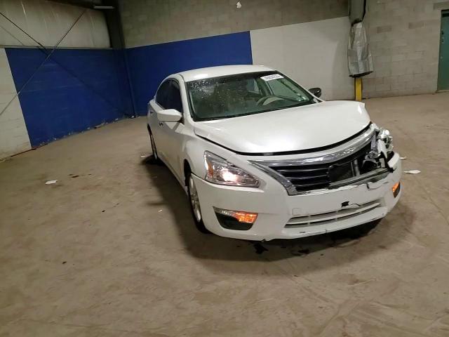 2015 Nissan Altima - Image 13