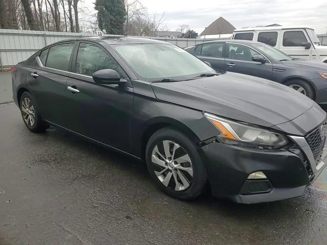 2019 Nissan Altima - Image 10