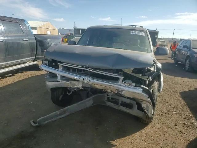 2002 Chevrolet Suburban - Image 12