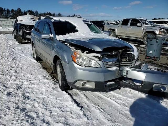 2012 Subaru Outback - Image 10
