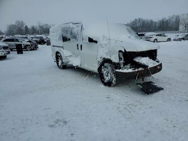 2007 Chevrolet Express - Image 11