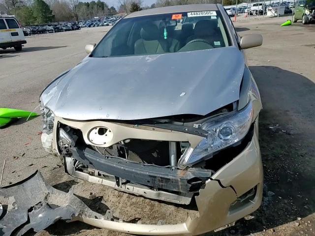 2010 Toyota Camry - Image 11