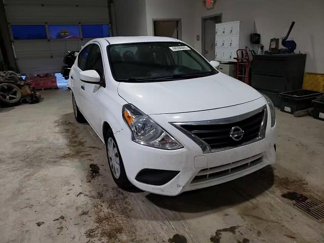 2018 Nissan Versa - Image 10