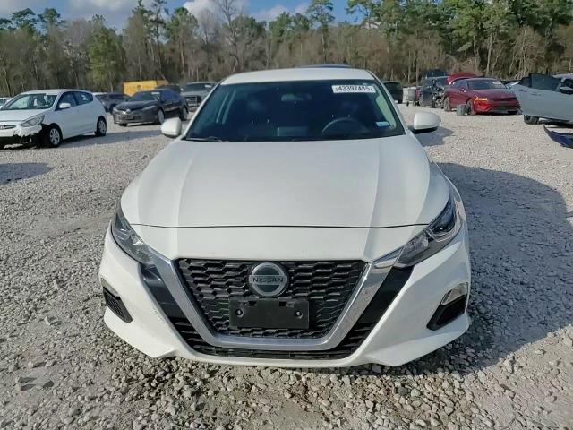 2020 Nissan Altima - Image 13