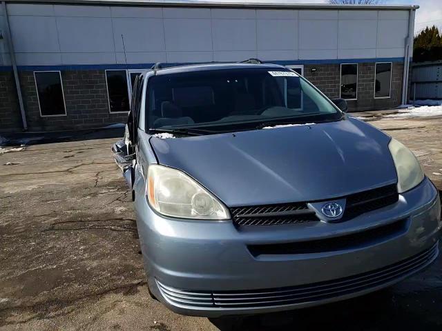 2004 Toyota Sienna - Image 12
