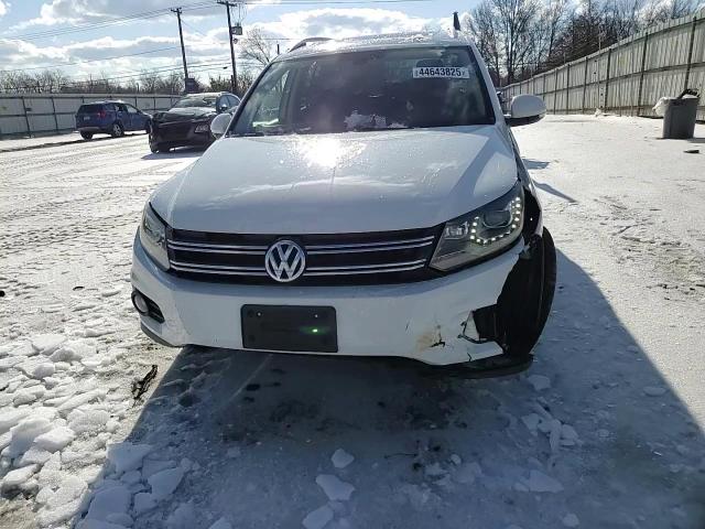 2016 Volkswagen Tiguan - Image 11