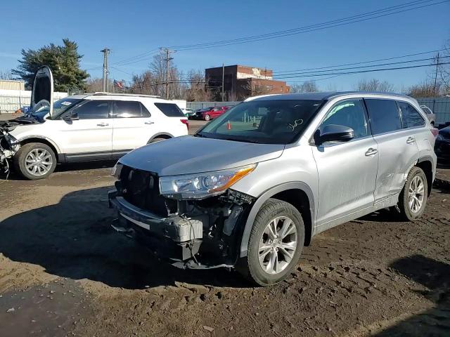 2015 Toyota Highlander - Image 11