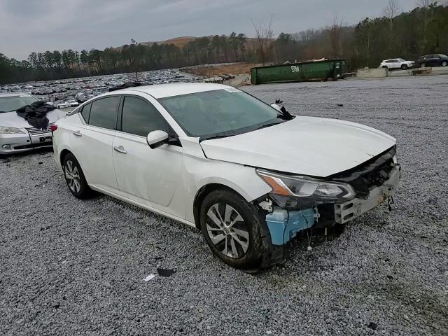 2020 Nissan Altima - Image 10
