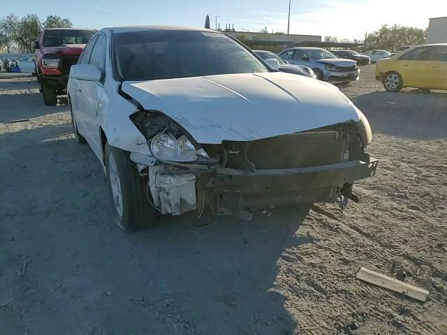 2009 Nissan Altima - Image 10