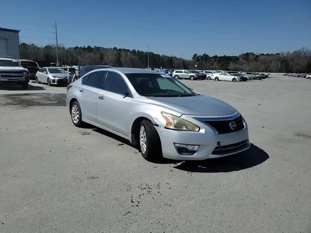 2014 Nissan Altima - Image 13