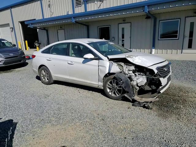 2015 Hyundai Sonata - Image 10