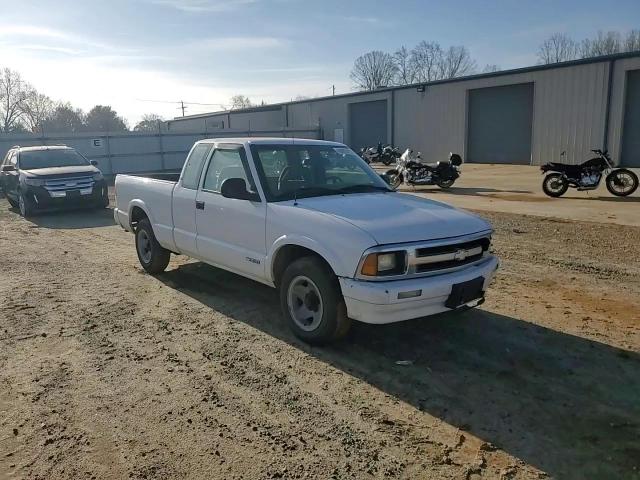 1995 Chevrolet S-10 Pickup - Image 10