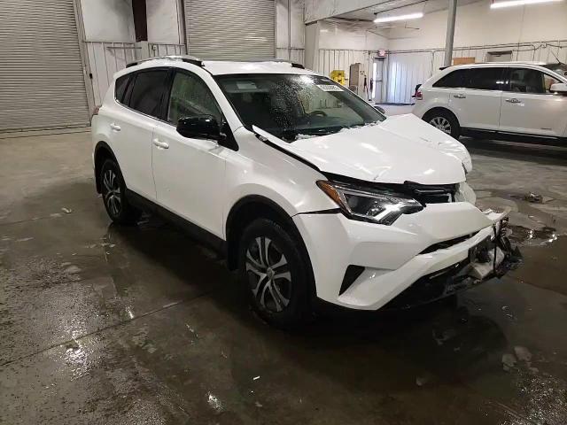 2018 Toyota RAV 4 - Image 12