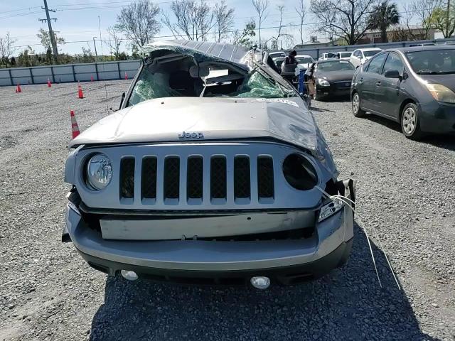 2017 Jeep Liberty (Patriot) - Image 12