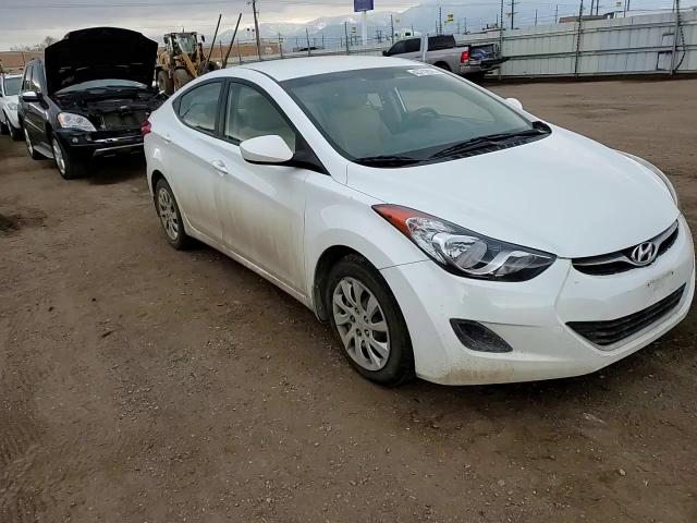 2012 Hyundai Elantra - Image 12