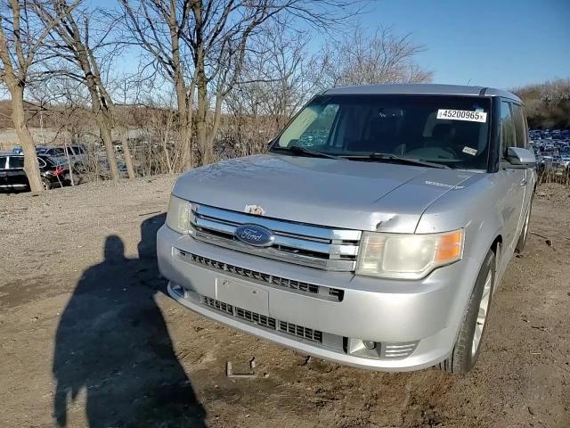 2009 Ford Flex - Image 12