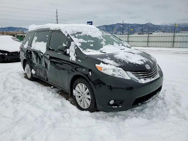 2014 Toyota Sienna - Image 11