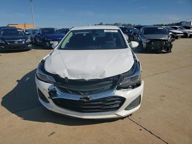 2019 Chevrolet Cruze - Image 10