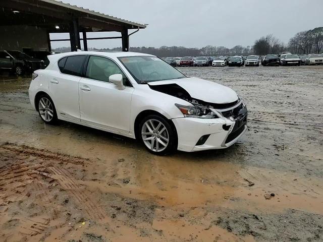 2017 Lexus CT - Image 11