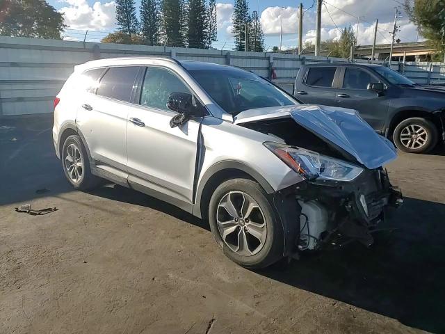 2014 Hyundai Santa Fe - Image 12