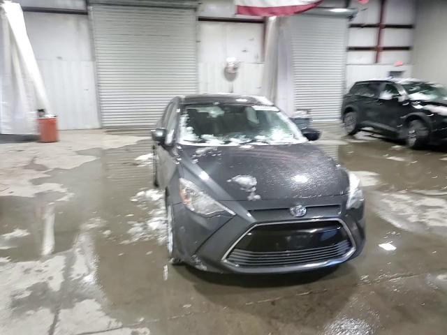 2017 Toyota Yaris - Image 13