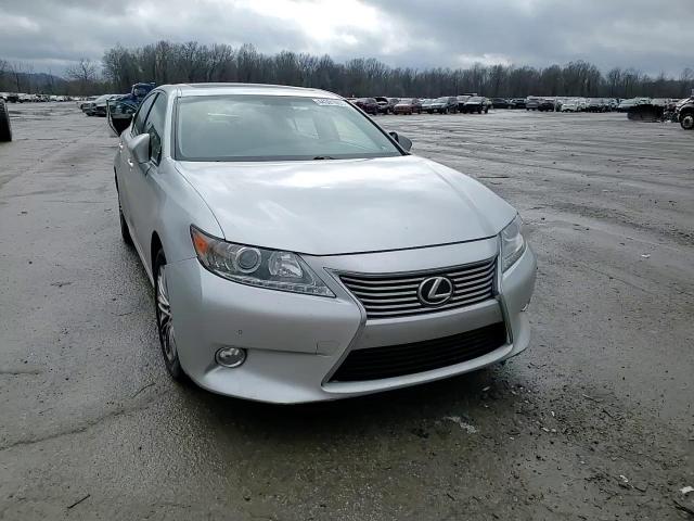 2013 Lexus ES - Image 11