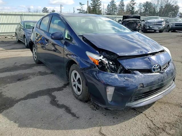 2014 Toyota Prius - Image 11