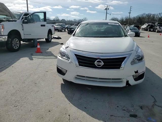 2015 Nissan Altima - Image 10