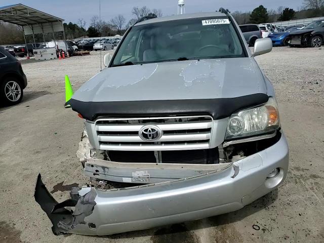 2005 Toyota Highlander - Image 12