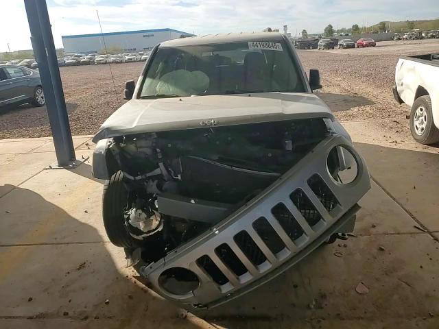 2015 Jeep Liberty (Patriot) - Image 11