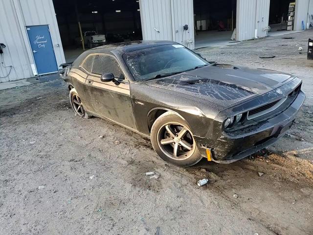2010 Dodge Challenger - Image 11