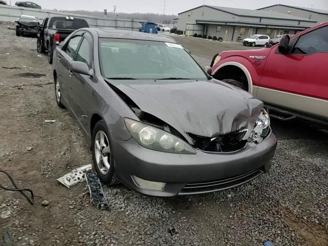 2005 Toyota Camry - Image 11