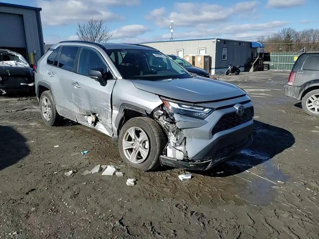 2024 Toyota RAV 4 - Image 11