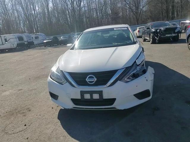 2018 Nissan Altima - Image 10