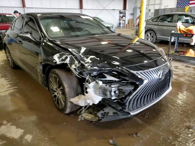 2020 Lexus ES - Image 13