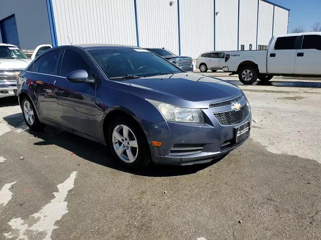 2013 Chevrolet Cruze - Image 13
