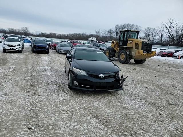 2014 Toyota Camry - Image 13