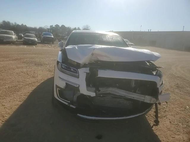 2019 Lincoln Nautilus - Image 11