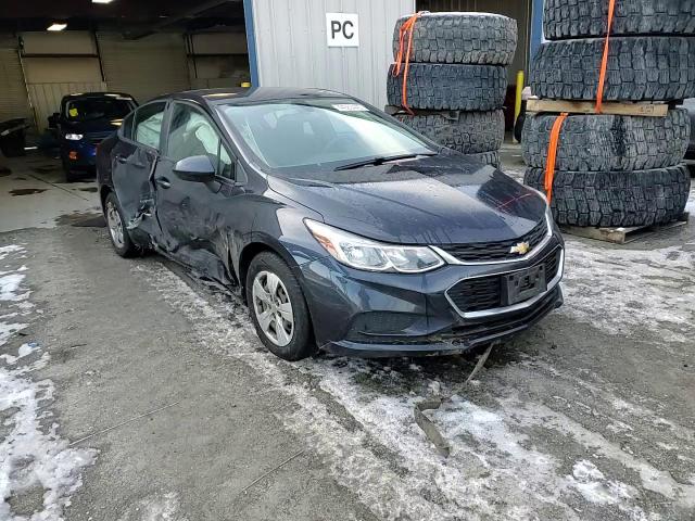 2016 Chevrolet Cruze - Image 10