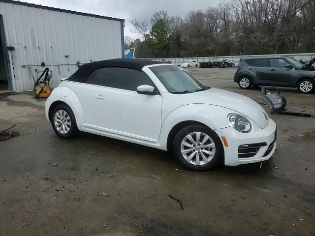 2018 Volkswagen Beetle - Image 13