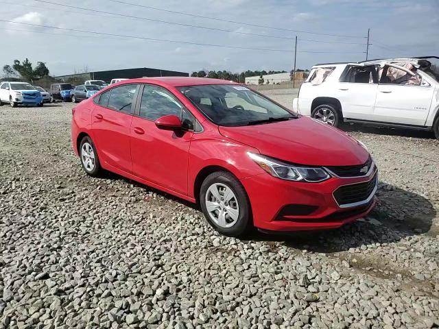 2018 Chevrolet Cruze - Image 13