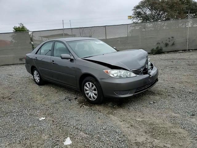 2005 Toyota Camry - Image 10