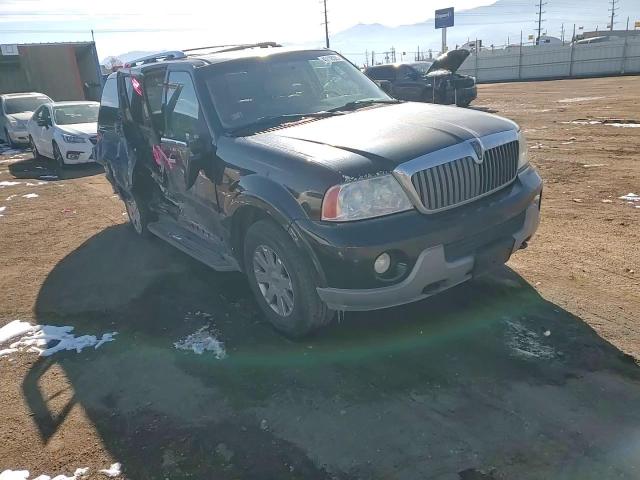 2004 Lincoln Navigator - Image 12