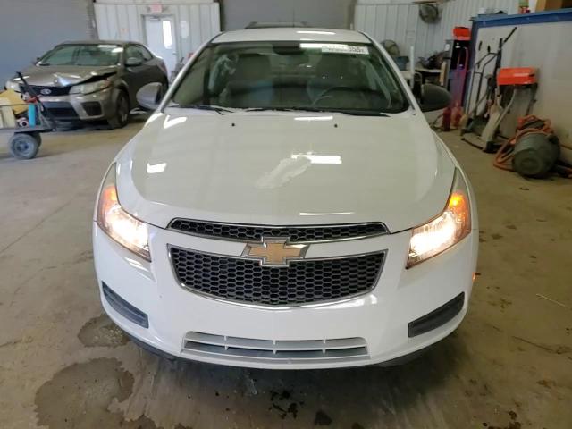 2013 Chevrolet Cruze - Image 10