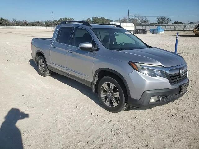 2017 Honda Ridgeline - Image 11