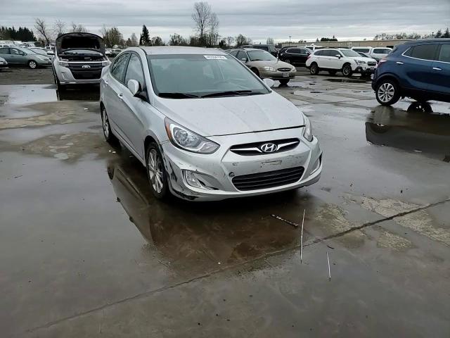 2013 Hyundai Accent - Image 10