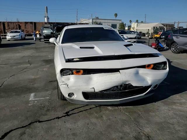 2019 Dodge Challenger - Image 10