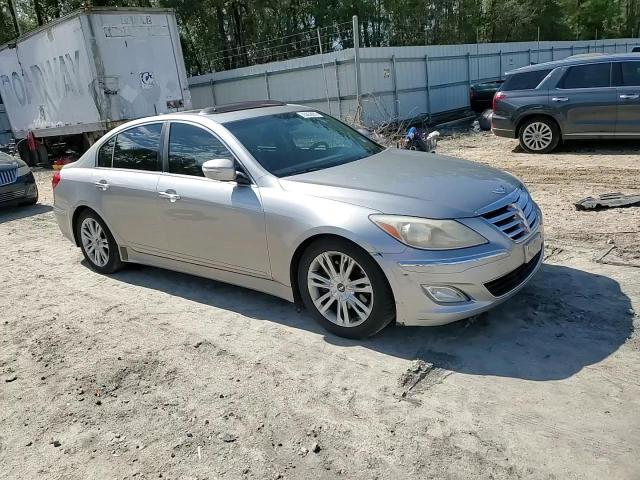 2013 Hyundai Genesis - Image 13